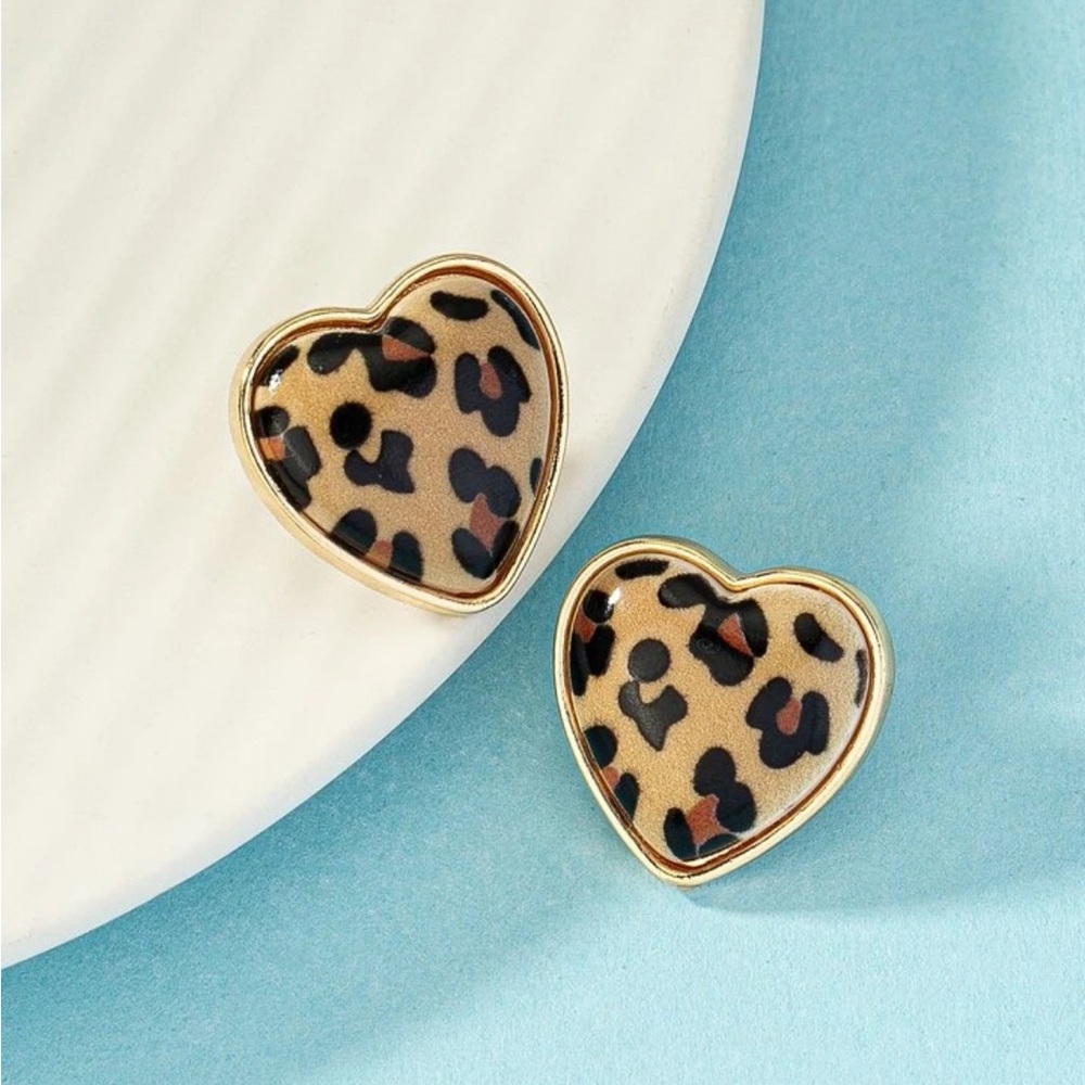 Leopard print heart earrings in gold